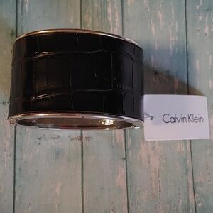 🌻NEW CALVIN KLEIN Faux Leather Cuff Bracelet